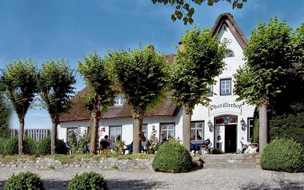 Hotel, Restaurant, Cafe Pharisaerhof - Nordseeurlaub Mit Hund Nordstrand Exterior photo